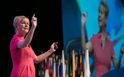 Jennifer Jones hace historia al convertirse en la primera mujer elegida presidenta propuesta de Rotary