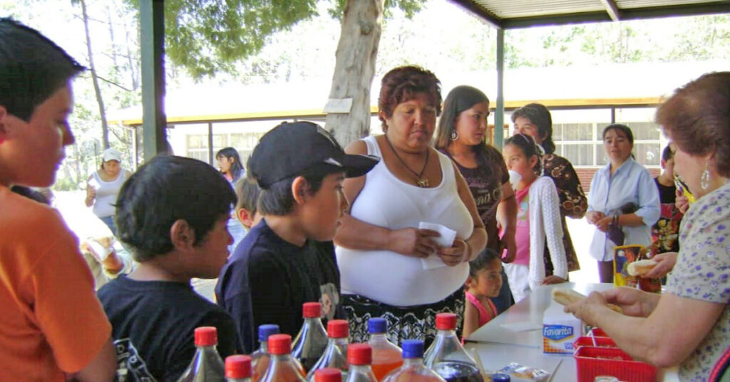 Mujeres-y-Ninos-1024x536